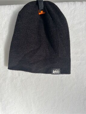 REI Unisex Black Knit Slouch Beanie